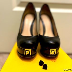 Fendi leather platform pump
